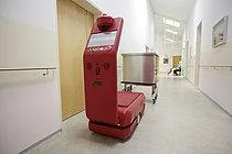 Bild: Positive Resonanz auf Serviceroboter in der Pflege