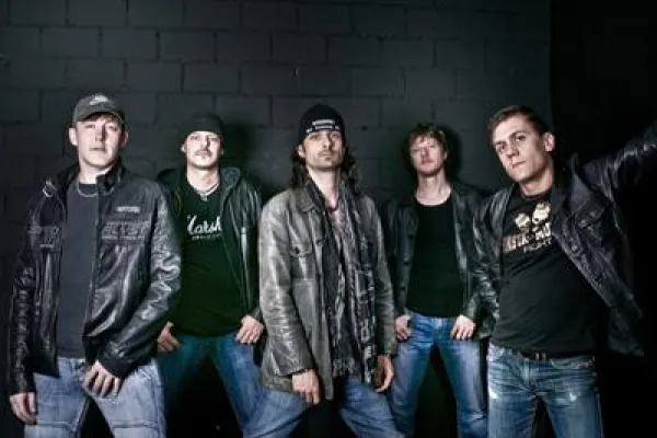 Maxxwell - Stadionsong, EP und Livegeflüster Bild: Maxxwell - Stadionsong, EP und Livegeflüster