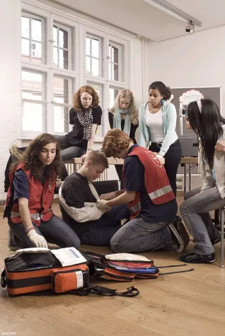 Bild: Neues Schuljahr: 1.100 Schulsanitäter sichern die Schulhöfe