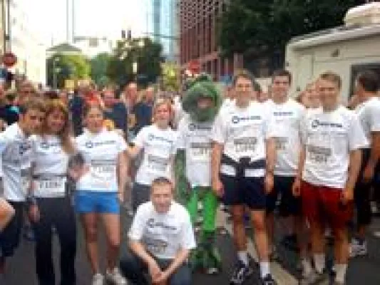 Bild: Motiviert und erfolgreich lief das Kern AG Sprachenteam beim 2009 JPMorgan Chase Corporate Challenge ins Ziel