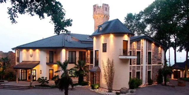 Eine Perle umgeben von Weinbergen Bild: Eine Perle umgeben von Weinbergen