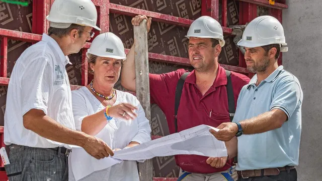 Bild: Sichtbeton-Bürogebäude mit MAXIMO Rahmenschalung erstellt