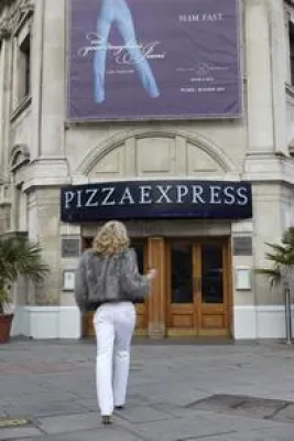 Bild: Via Shopfinder easy zur neuen Lieblingsjeans von NYDJ