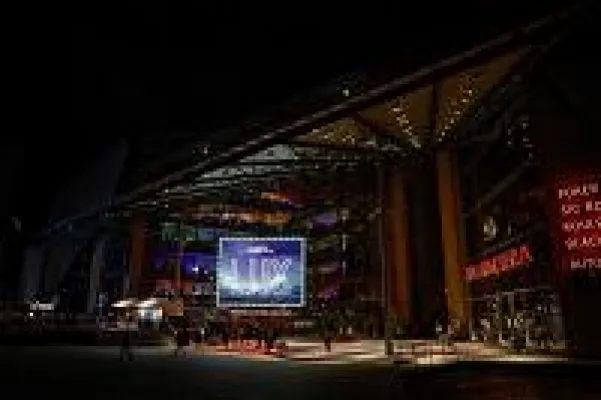 Bild: Vorhang auf für die Zukunft: BALLY WULFF inszeniert spektakuläre Produktshow im Theater am Potsdamer Platz