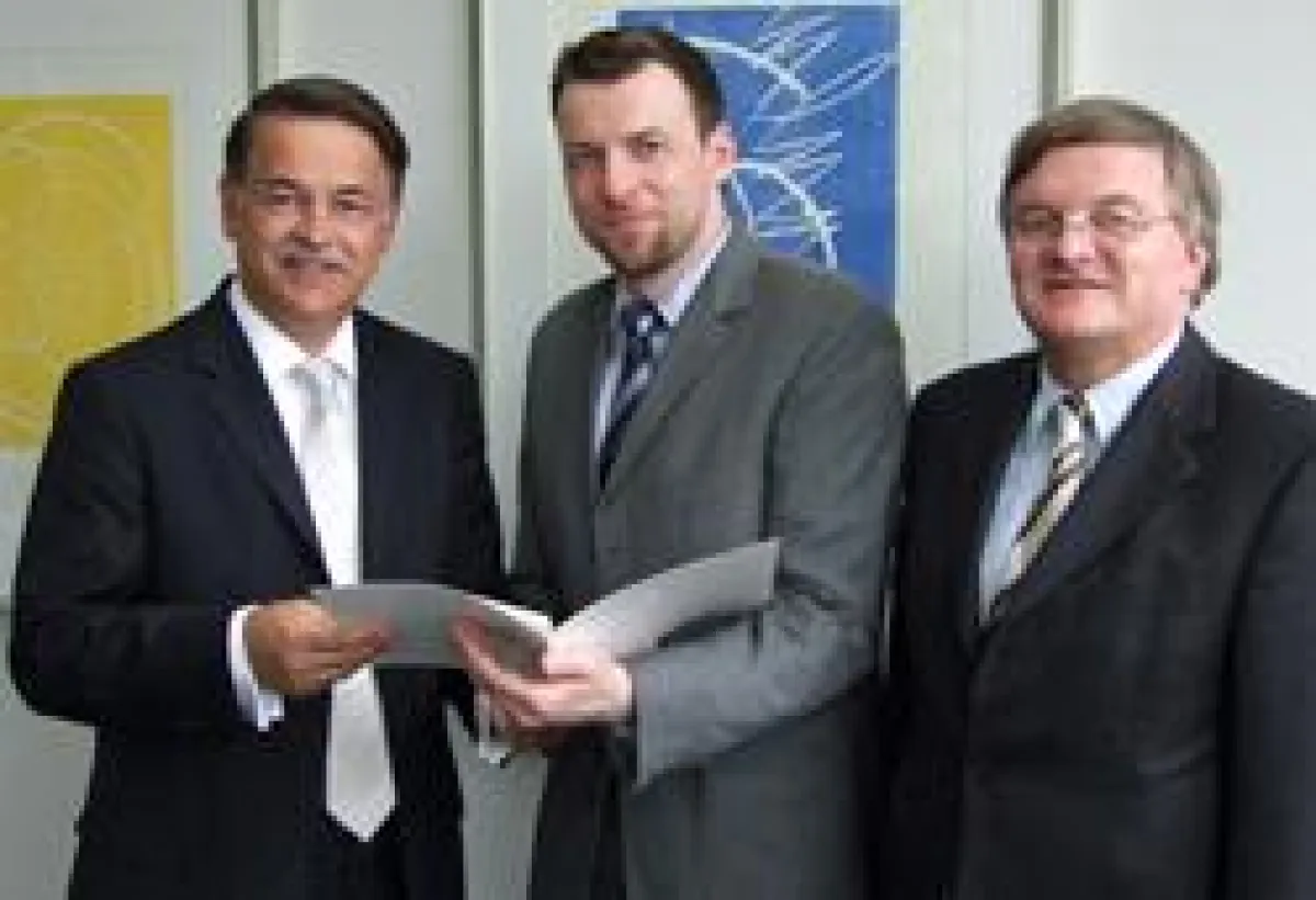 (v.l.n.r.): Dr. Detlef Reeker, Prof. Dr. Stephan Raimer und Prof. Dr. Horst Kasselmann