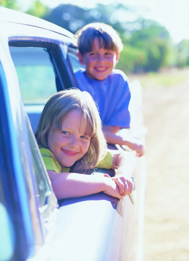 Autofahrten mit Kindern müssen nicht stressig sein