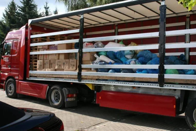 Bild: Danke Osnabrück – halber Sattelzug voll Sachspenden