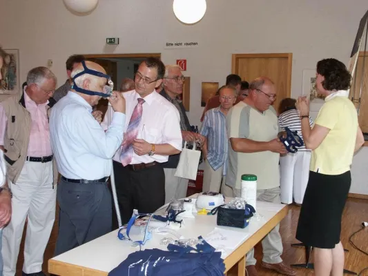 Schulmedizin trifft auf Naturheilkunde Bild: Schulmedizin trifft auf Naturheilkunde