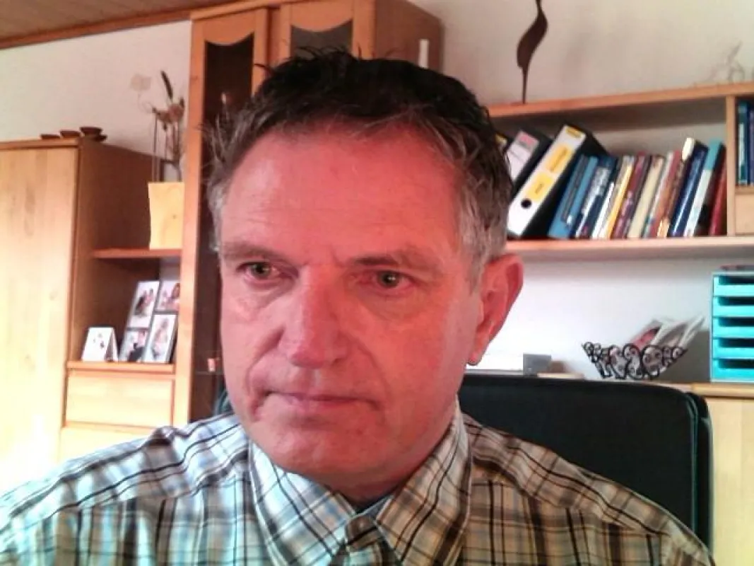 Jürgen J Jansen