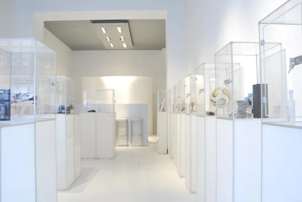 Bild: 1 Millionärs-Kaufhaus eröffnet