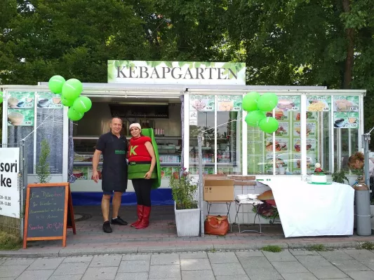 Bild: 250 Döner für den guten Zweck - Charity-Aktion des Kebapgarten zugunsten des kbo-Kinderzentrums München