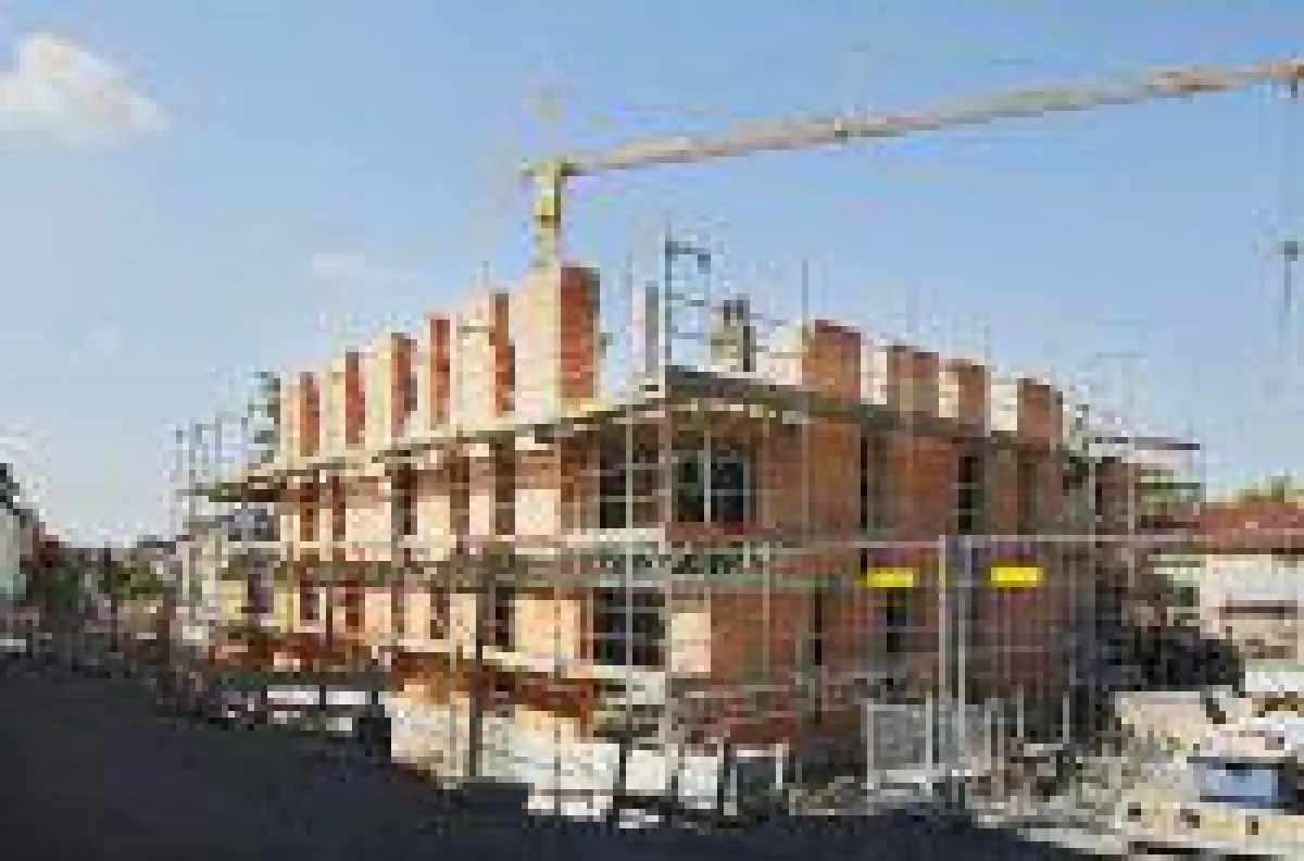 Das Mehrgenerationenhaus in Leonberg überzeugt mit energetisch hochwertigem Ziegel-Mauerwerk. (Bild: Unipor, München)