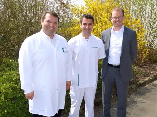 Bild: Wirbelsäulenzentrum Oberpfalz: Dr. Ilias Gkantounas zum Oberarzt ernannt