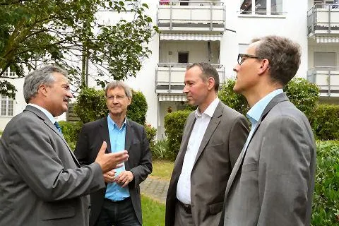 Bild: MdB Josef Rief informiert sich über die Altenhilfe der Stiftung Liebenau