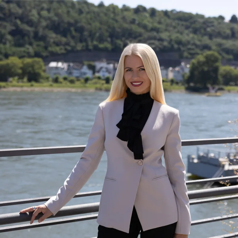 Iana Besarabet, die Geschäftsführerin von Partnervermittlung Perfektes Paar