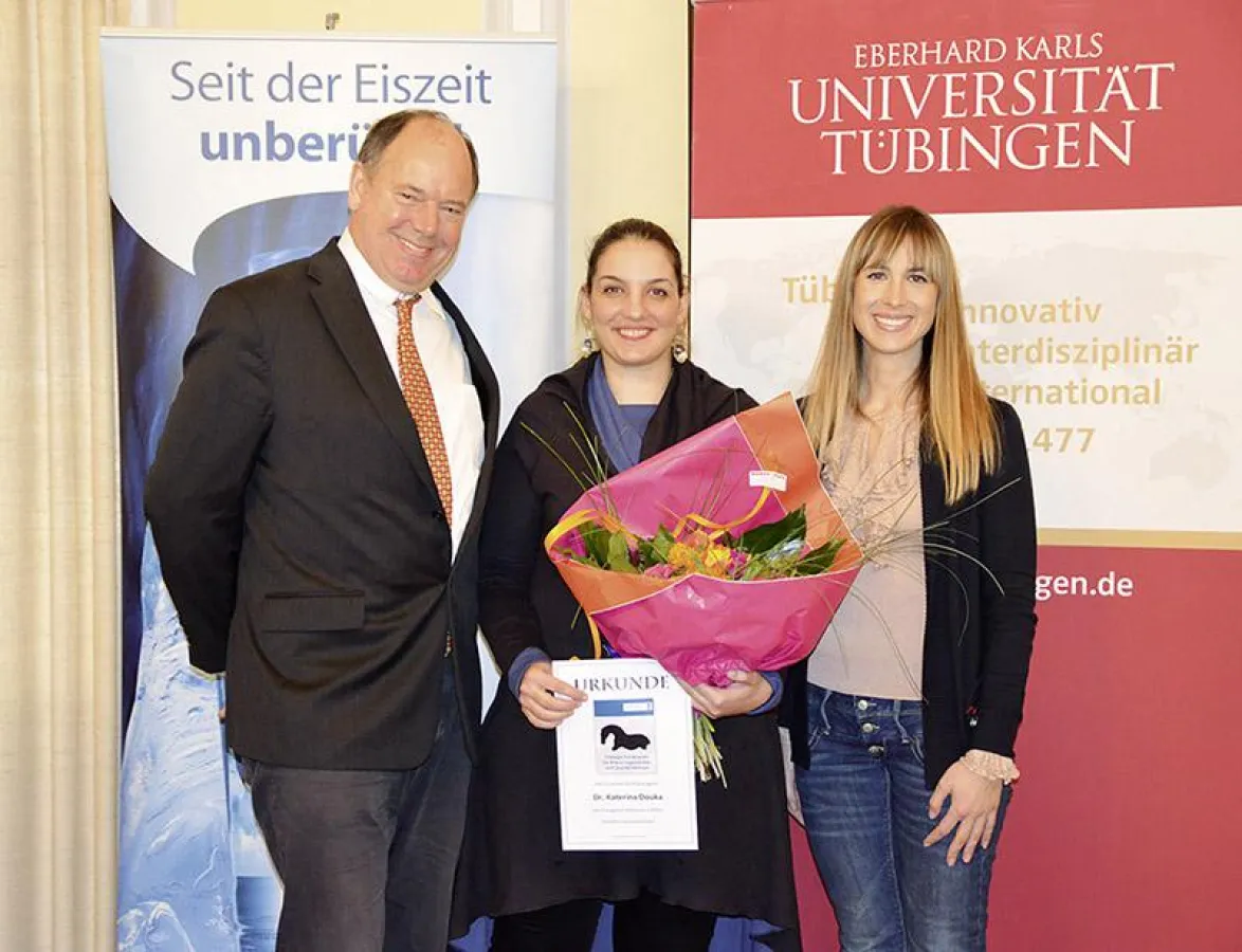 v.l.n.r.: Prof. Nicholas Conard, Dr. Katerina Douka, Nina Gramer