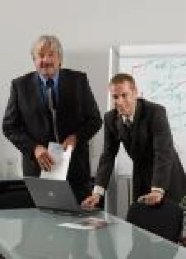 Die Geschäftsführer von e/t/s didactic media Bernhard Karrrasch (links) und Erik Kleinemeier