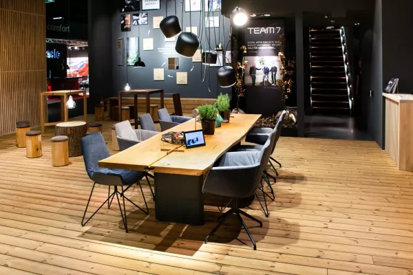 Bild: Team 7 | Raum & Form Seidel GmbH erweitert Sortiment um exklusive Designermöbel