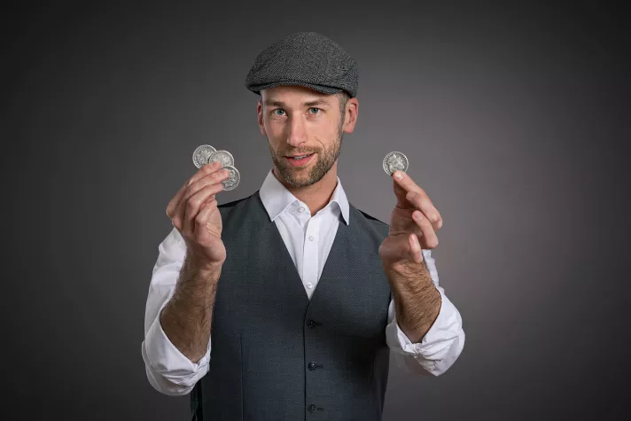 Magischer Abend in München: Andreas Maier präsentiert "Zauberkunst hautnah" Bild: Magischer Abend in München: Andreas Maier präsentiert "Zauberkunst hautnah"