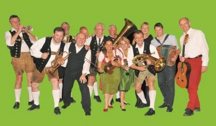 Bild: Couplet AG mit Traudi Siferlinger und den Tanngrindler Musikanten