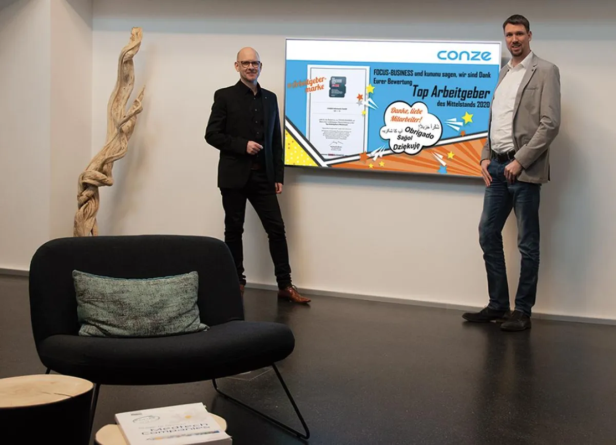 Dennis Conze und Magnus Theile freuen sich über die Top Arbeitgeber 2020-Auszeichnung