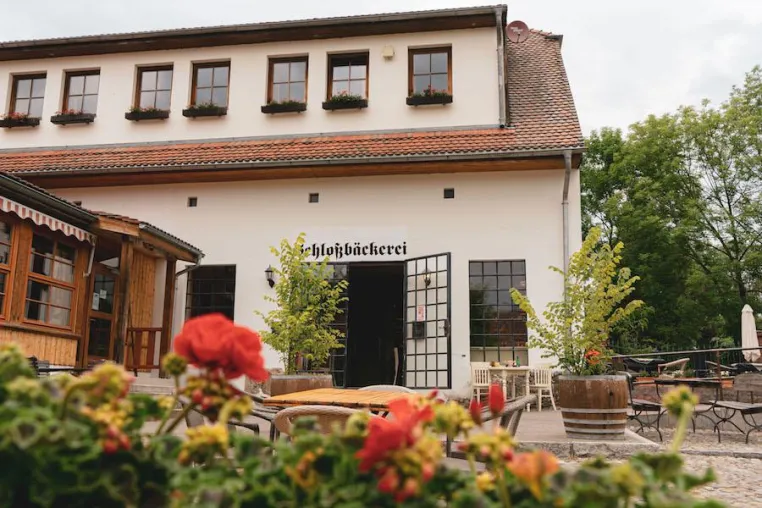 Traditionelle Kaffeehauskultur: Neueröffnung vom Café Schlossbäckerei Diedersdorf am Schloss Diedersdorf Bild: Traditionelle Kaffeehauskultur: Neueröffnung vom Café Schlossbäckerei Diedersdorf am Schloss Diedersdorf