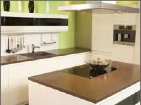 Bild: Farbige Küchenrückwand aus Glas - der neue Küchentrend