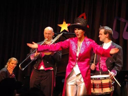 Bild: mini.musik startet mit der bunten Welt des "Zirkus" ins Kinder-Konzertjahr 2012
