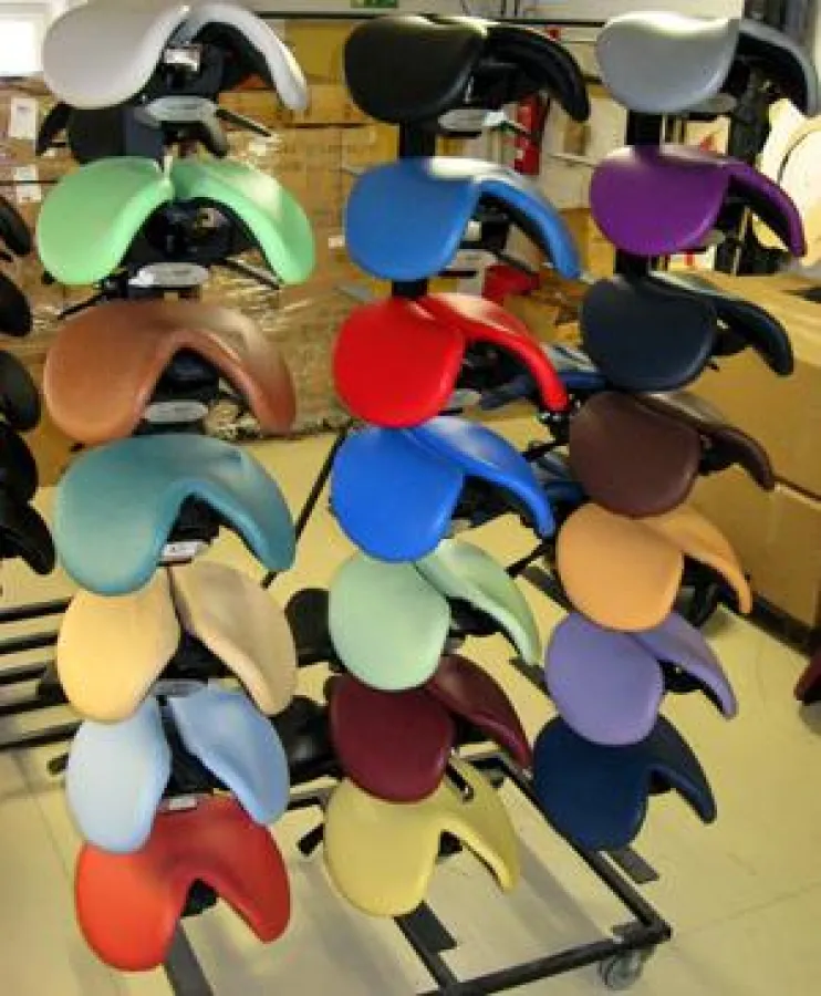 Salli-Sitzflächen gibt es in vielen Farben und Formen