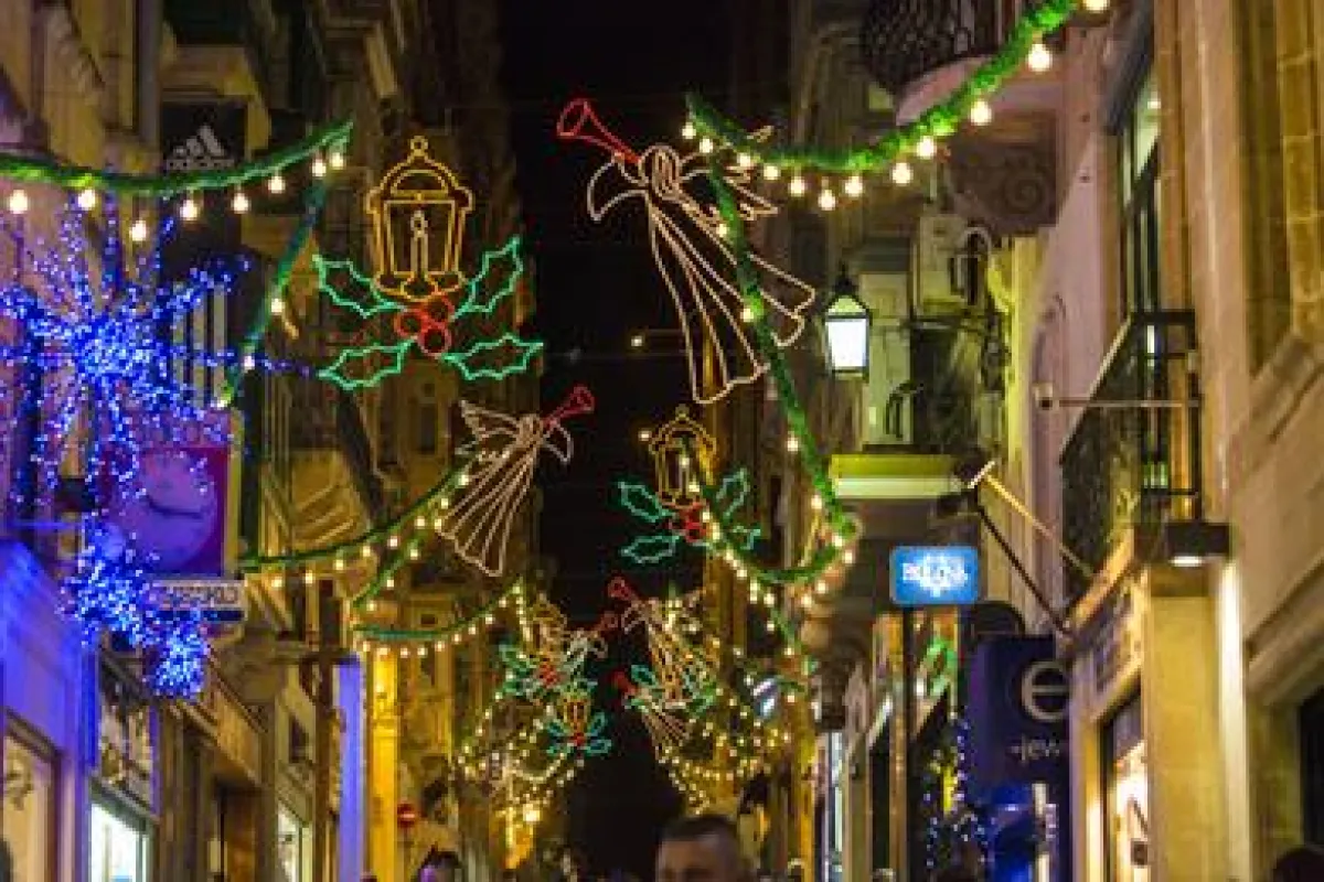 Weihnachtsbeleuchtung in Valletta