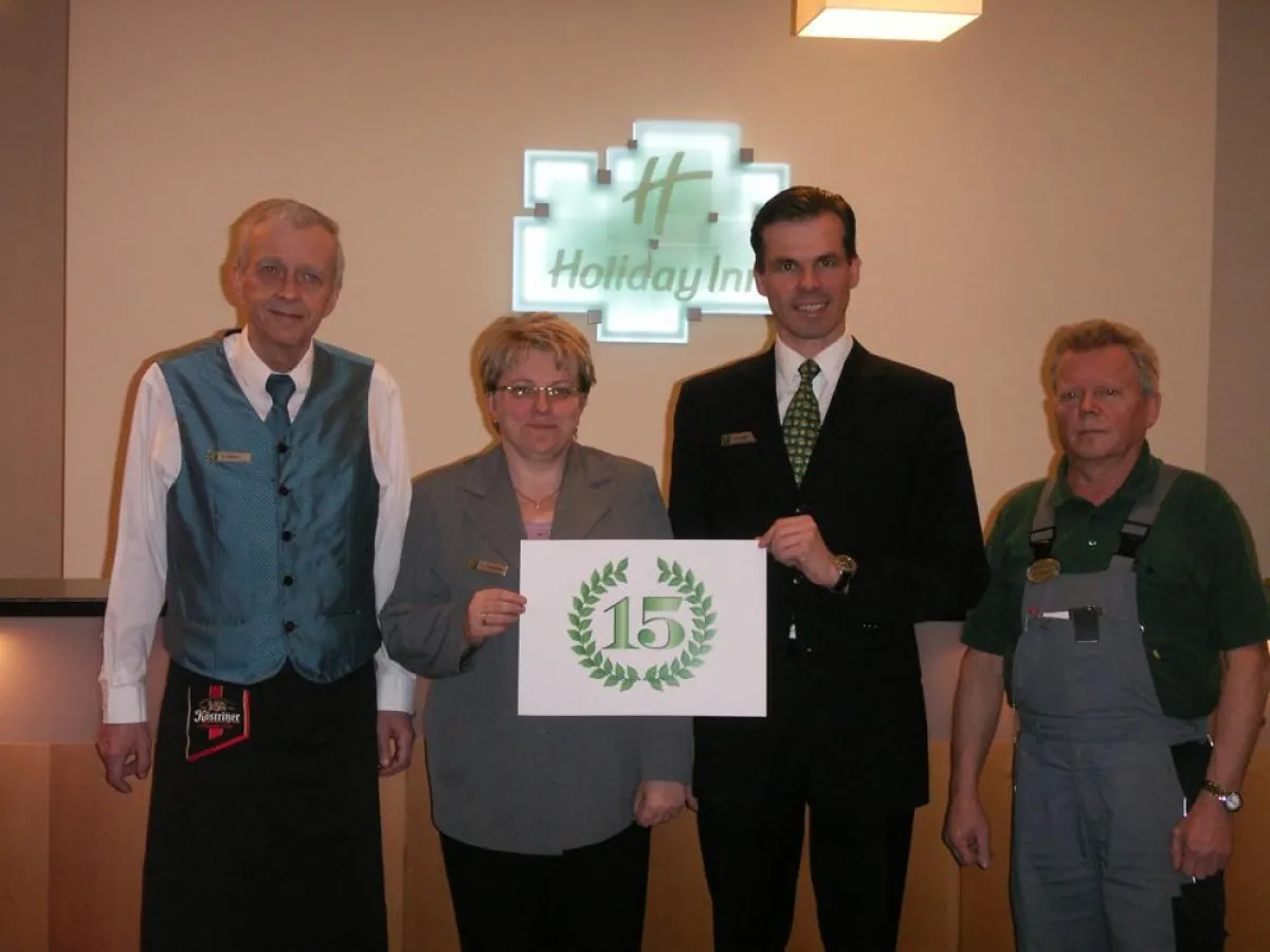 Mitarbeiter der ersten Stunde ? von links: Herr Näther, Frau Fischeder, Herr Scharf und Herr Borman