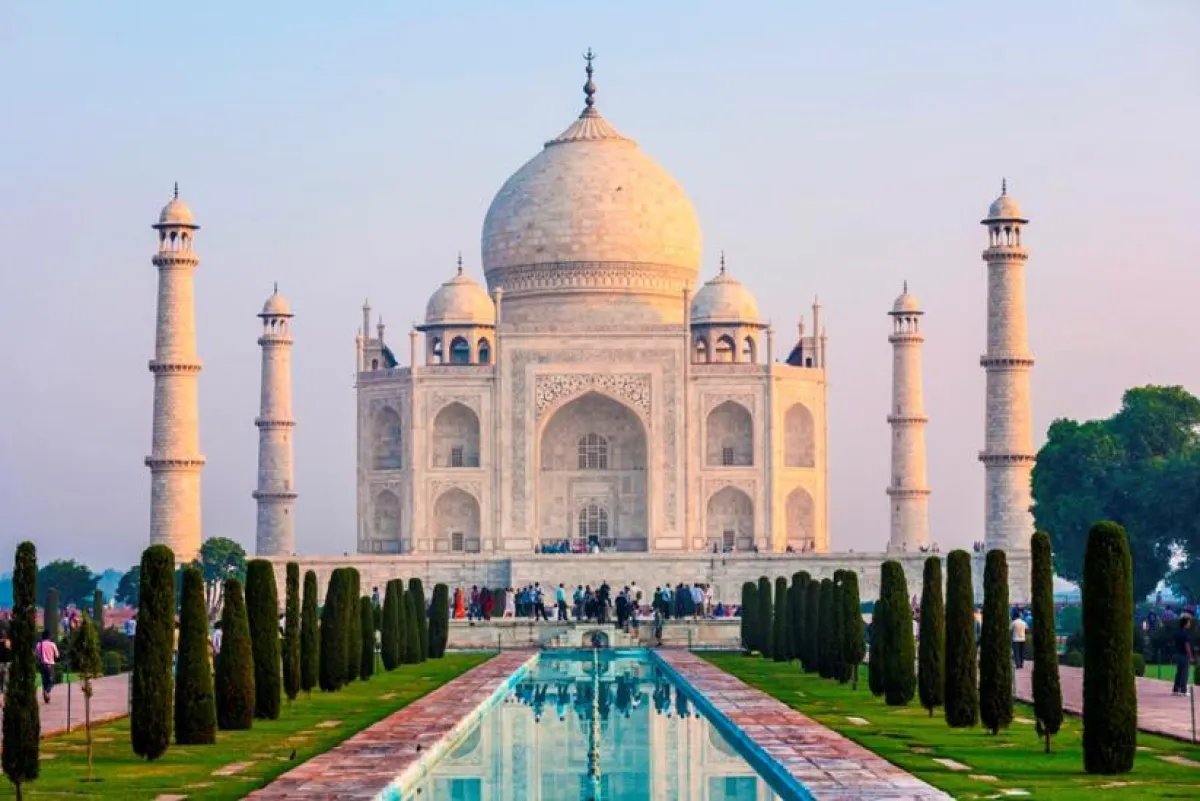 Auf der Rundreise „Rajasthan & Nordindien“ erleben Urlauber u.a. das Taj Mahal. Quelle: Tour Vital