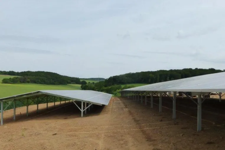 Hohe Flächeneffizienz dank neuer Ost-West Unterkonstruktion TwinBase von Jurchen Technology Bild: Hohe Flächeneffizienz dank neuer Ost-West Unterkonstruktion TwinBase von Jurchen Technology