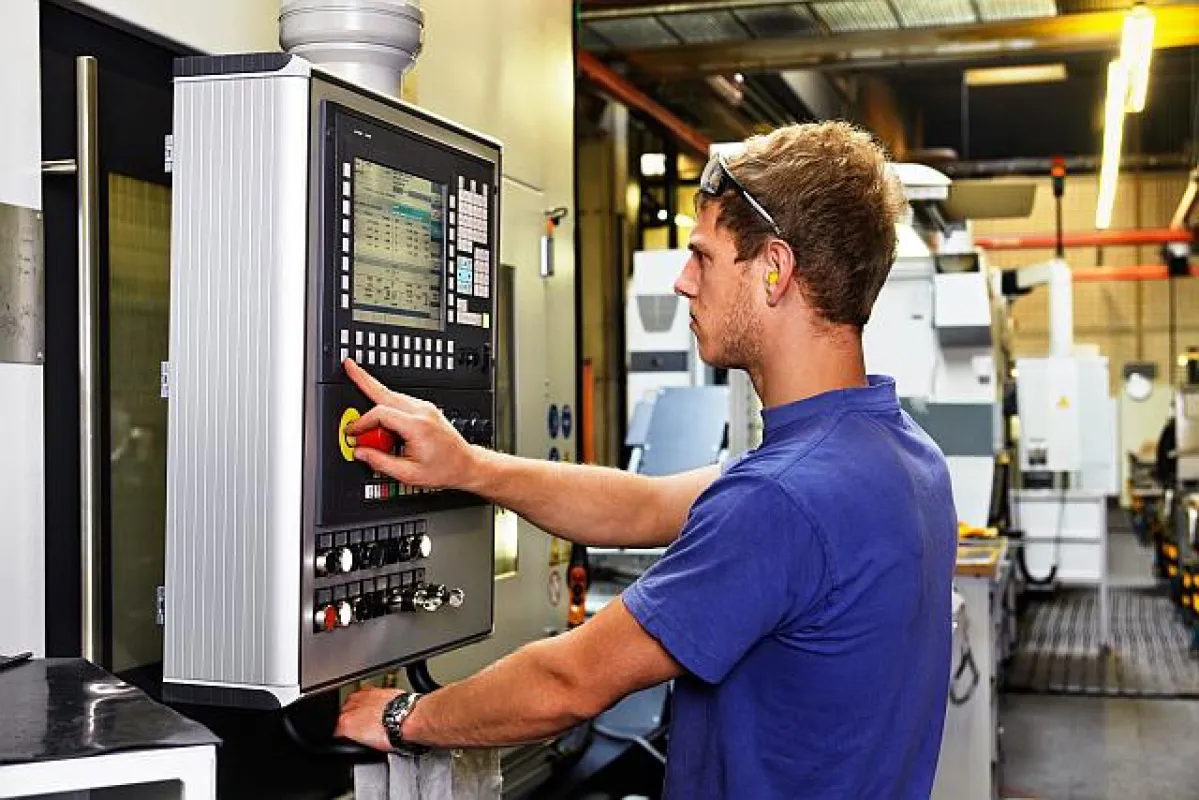 Techniker im Bereich Elektrotechnik haben gute Jobchancen