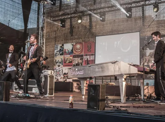 Bild: Stand-Up-Pop der Band De Coronas begeisterte auf dem Hafenfest in Münster