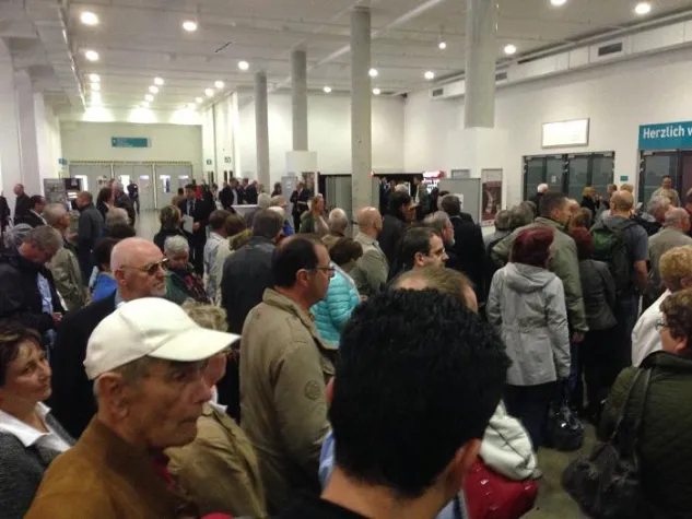 Bild: Infinus - Gläubigerversammlung wird nach Tumulten abgebrochen