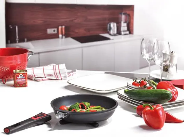 Bild: Praktisches Platzwunder: Neue Pfanne Switch von Schulte-Ufer