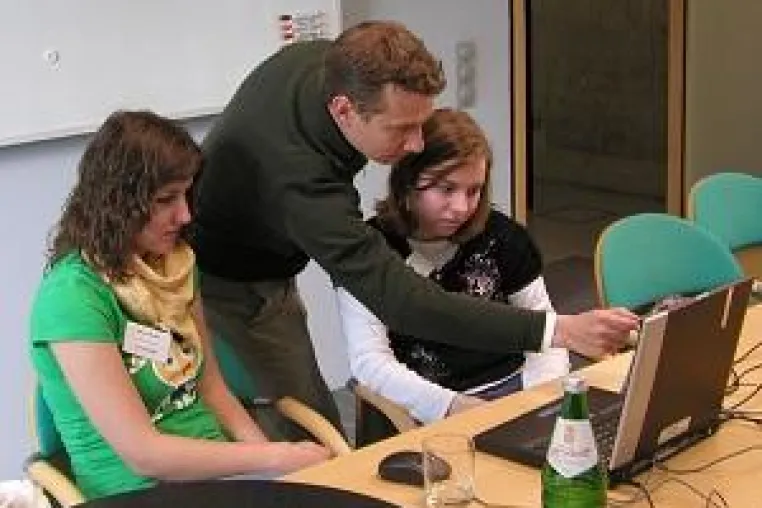 Bild: Handyprogrammierung am Girl´s Day im Zukunftszentrum Herten.
