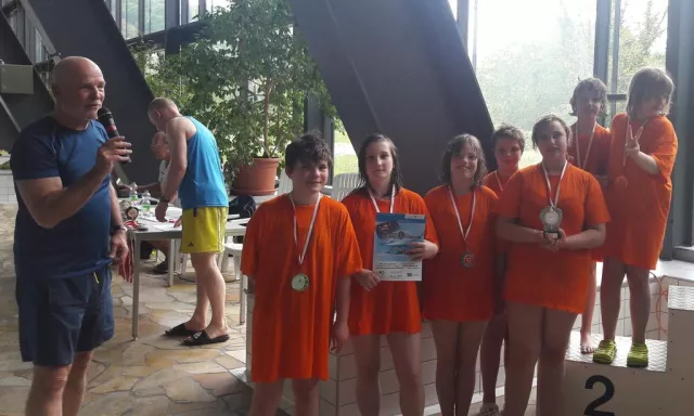 Silber und Bronze für die Schwimm-Teams der Landenberger Schule Weimar beim Thüringer Landesfinale in Gera Bild: Silber und Bronze für die Schwimm-Teams der Landenberger Schule Weimar beim Thüringer Landesfinale in Gera
