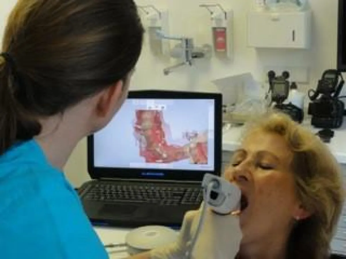 Bösing Dental bietet Zahnärzten das Intraoralscannen als kostenpflichtige Serviceleistung an.