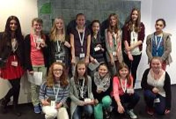 Bild: Girls erobern die Männerdomäne IT