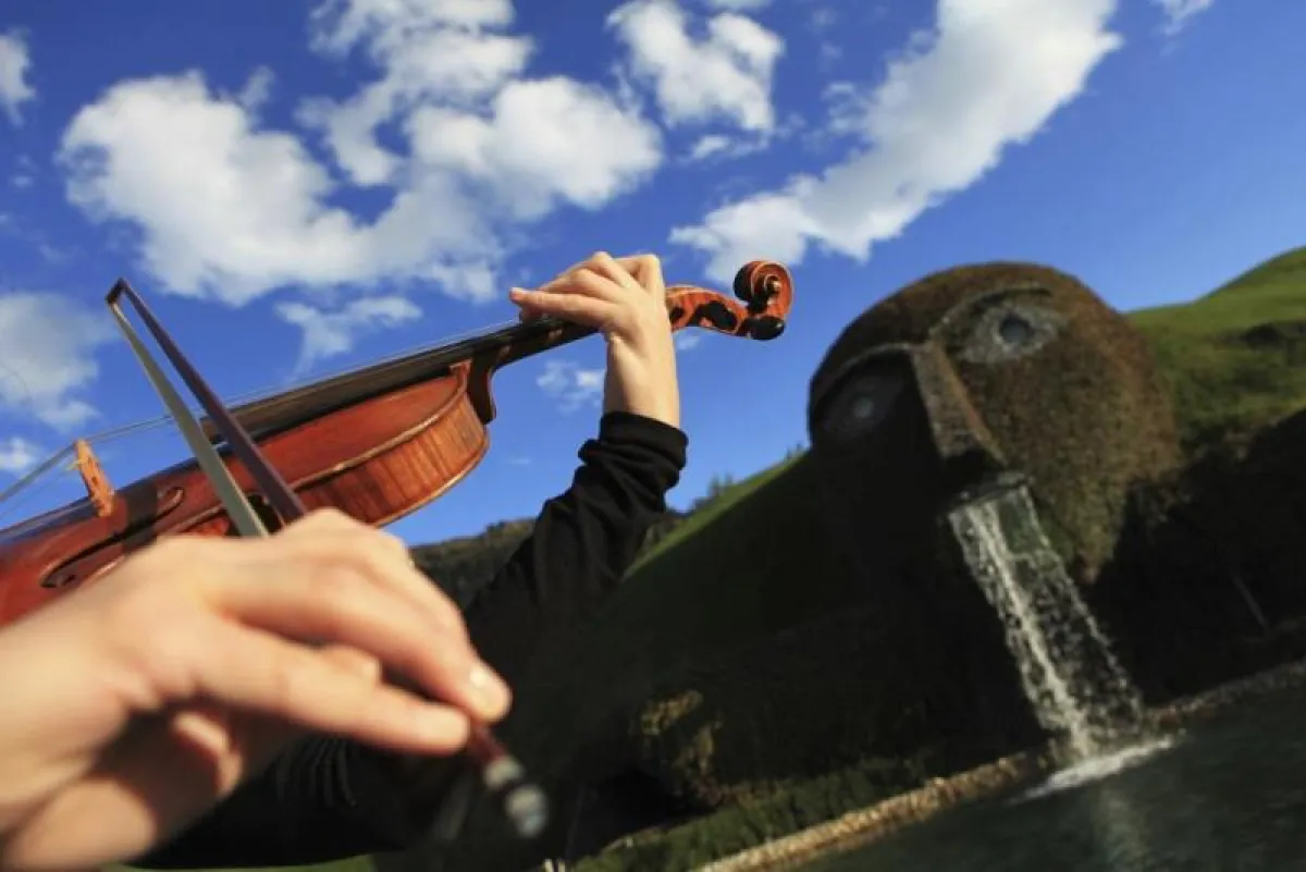 Musik im Riesen (c) Swarovski Kristallwelten