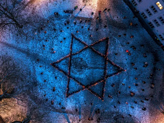 Bild: Kunstprojekt gegen Antisemitismus im öffentlichen Raum: Ausstellungen in Hamburg ab dem 29. Mai 26