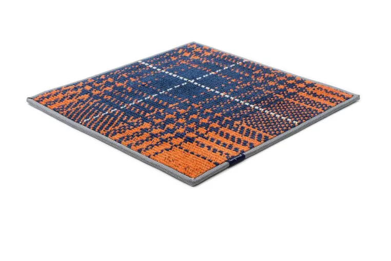 kymo: Tartan-Design für den Boden Bild: kymo: Tartan-Design für den Boden