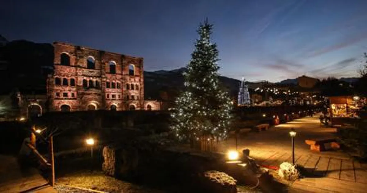 Römisches Theater und Marché Vert Noël © Turismo Valle d' Aosta