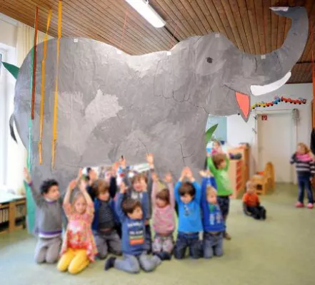 Bild: Oster-Benefiz-Auktion - Malen für die Ärmsten