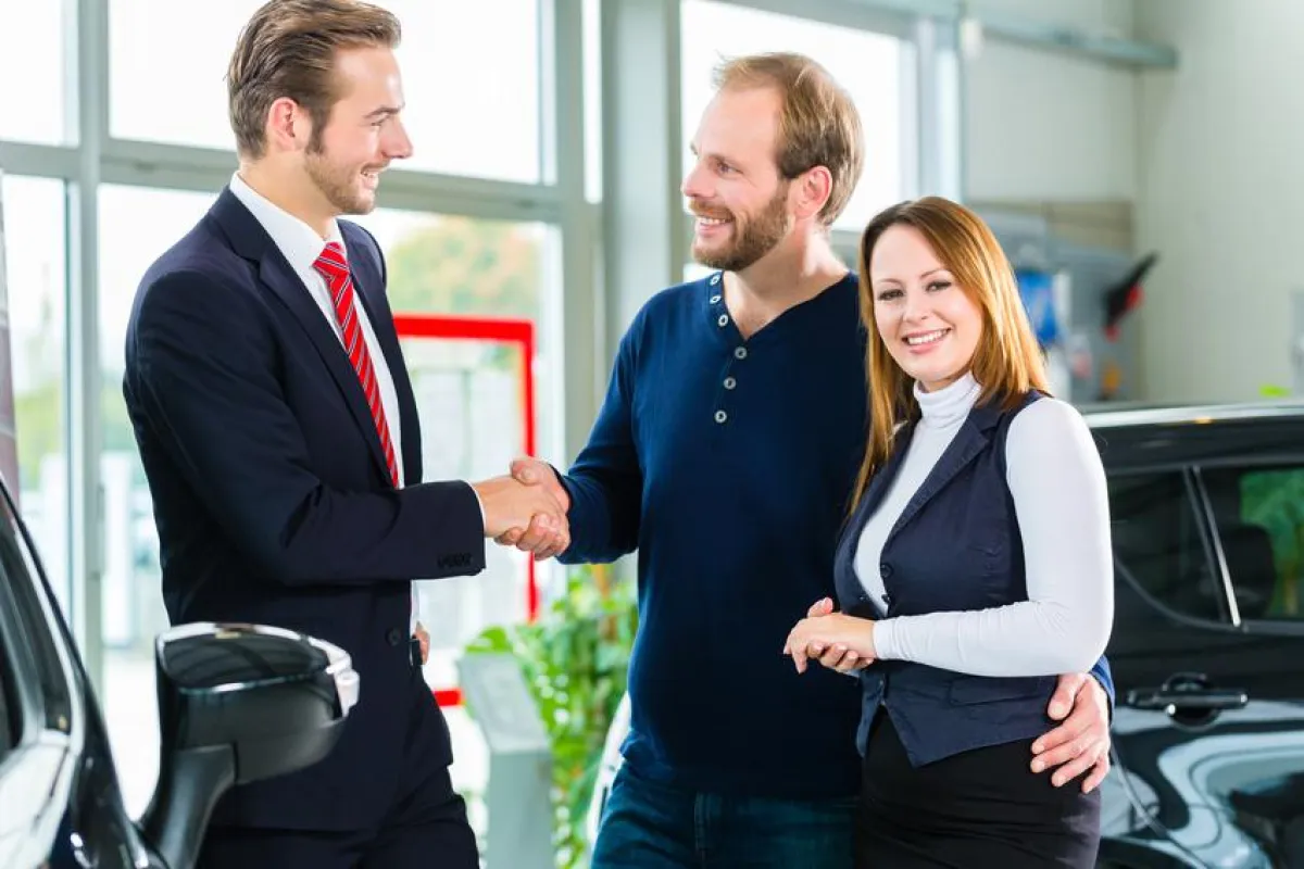 Auto verkaufen - einfach, schnell & sicher mit ichwillmeinautoloswerden.de (© Fotolia.com / Kzenon)