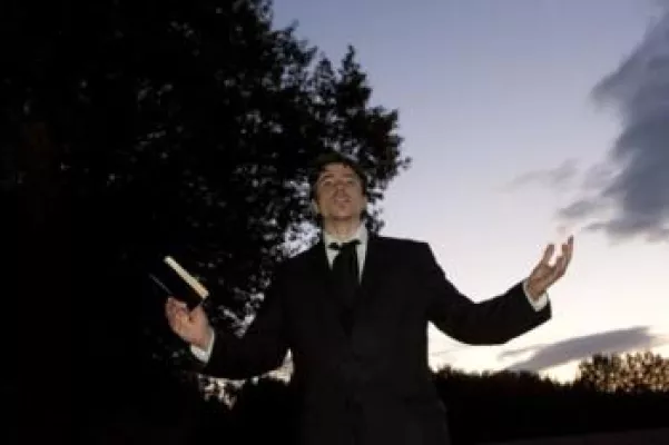 Schriftsteller Stefan Schenkl stellte 93. Roman fertig Bild: Schriftsteller Stefan Schenkl stellte 93. Roman fertig