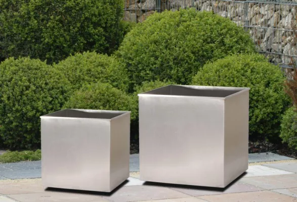 Pflanzenkübel aus Edelstahl - exklusives Zuhause für Pflanzen Bild: Pflanzenkübel aus Edelstahl - exklusives Zuhause für Pflanzen