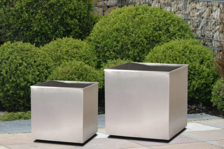 Pflanzenkübel aus Edelstahl - exklusives Zuhause für Pflanzen Bild: Pflanzenkübel aus Edelstahl - exklusives Zuhause für Pflanzen